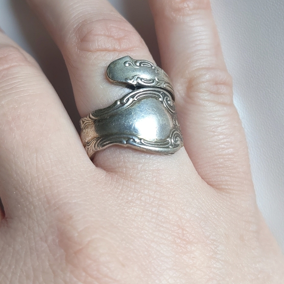 Alvin Sterling French Scroll Silver Ring - Picture 6 of 6